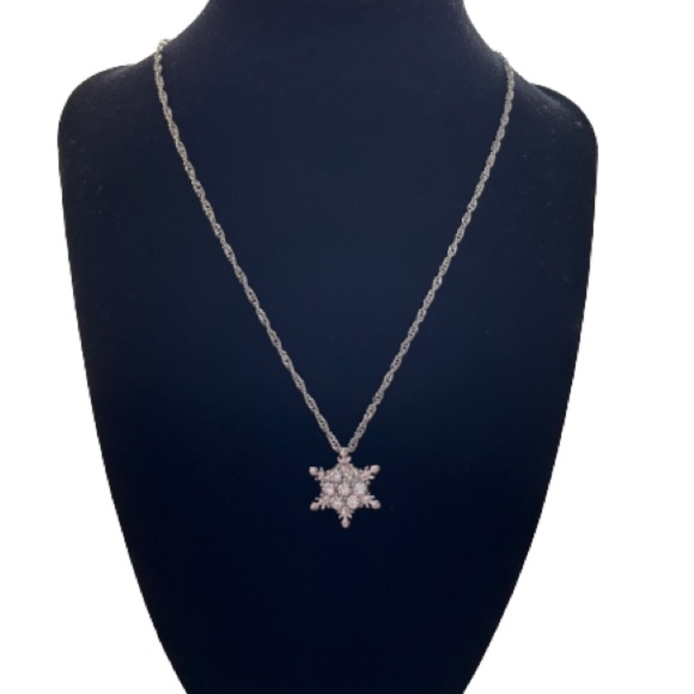 Snowflake necklace